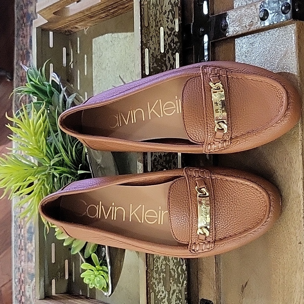 Calvin Klein Levonne Loafers. Size 7